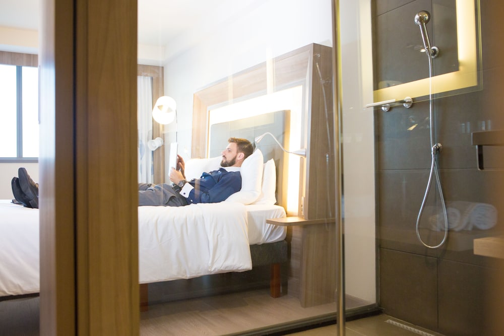 Apartamento Ejecutivo con 1 cama Queen del hotel Novotel Rj Porto Atlântico. Foto 4
