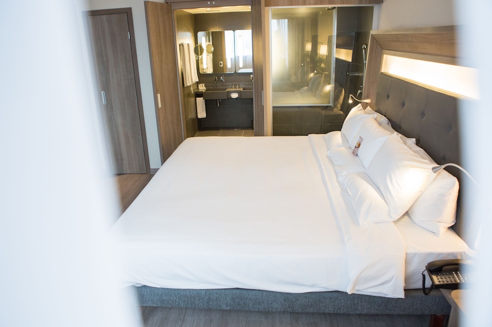 APARTAMENTO SUPERIOR CON 1 CAMA DOBLE Y SOFÁ - CAMA, VISTA AL MAR del hotel Novotel Rj Porto Atlântico. Foto 3