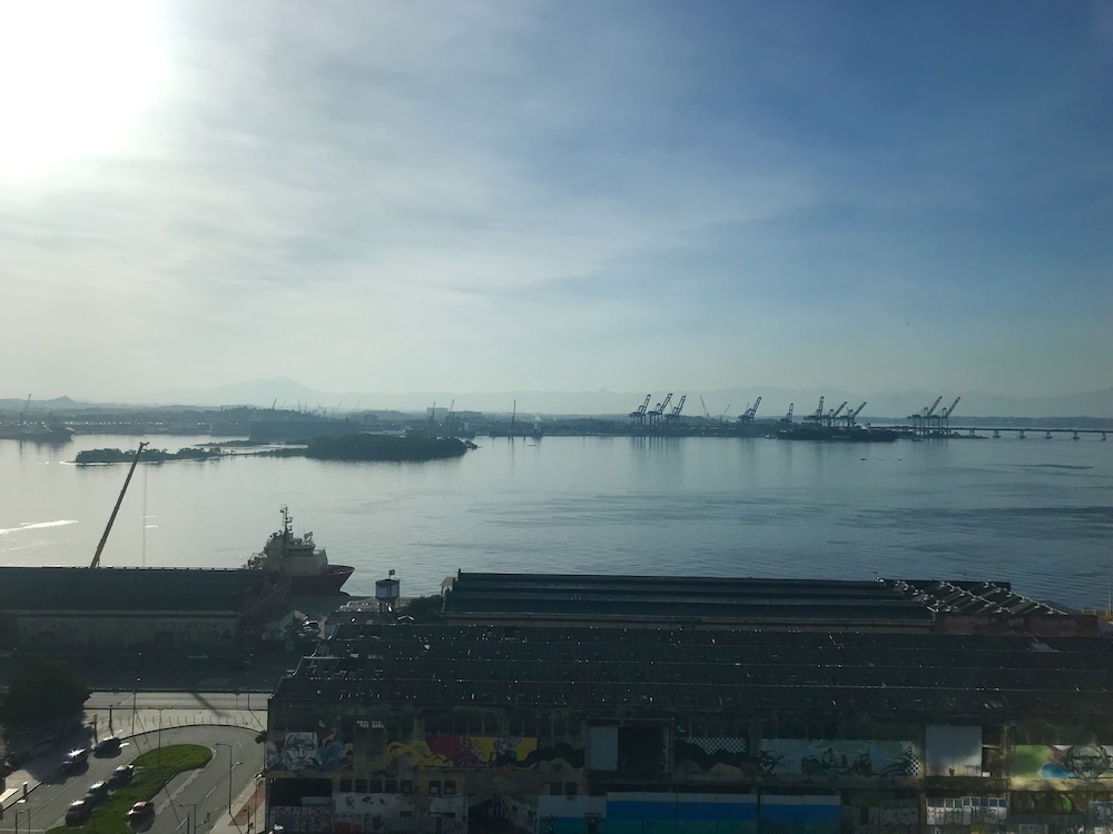 APARTAMENTO SUPERIOR CON 1 CAMA DOBLE Y SOFÁ - CAMA, VISTA AL MAR del hotel Novotel Rj Porto Atlântico. Foto 7