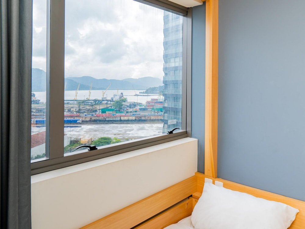 Apartamento estándar con 1 cama doble y 1 cama para niños de hasta 12 del hotel Ibis Santos Valongo. Foto 5
