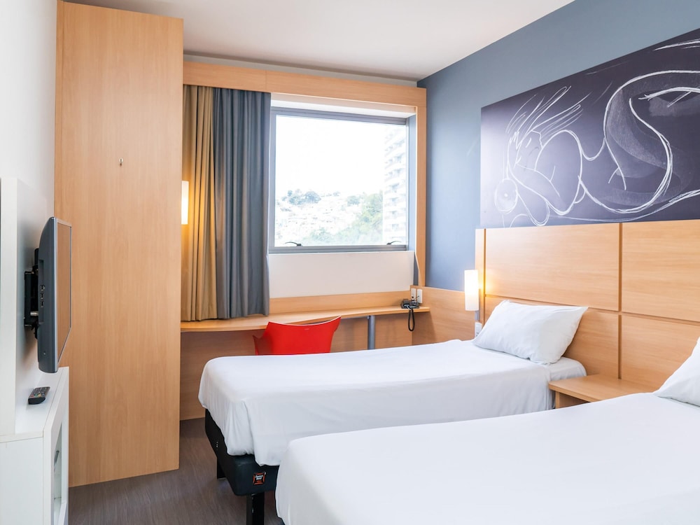 Apartamento Standard con dos camas individuales del hotel Ibis Santos Valongo. Foto 6