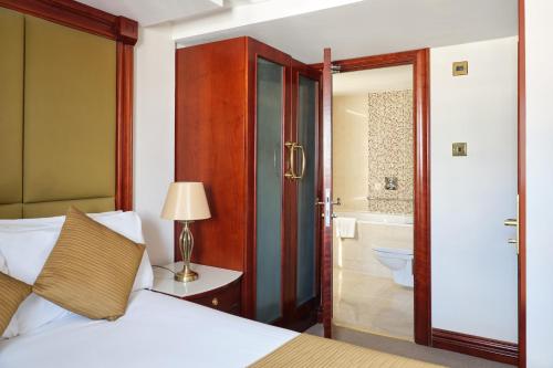 Habitación Doble Superior del hotel The Prime London. Foto 9