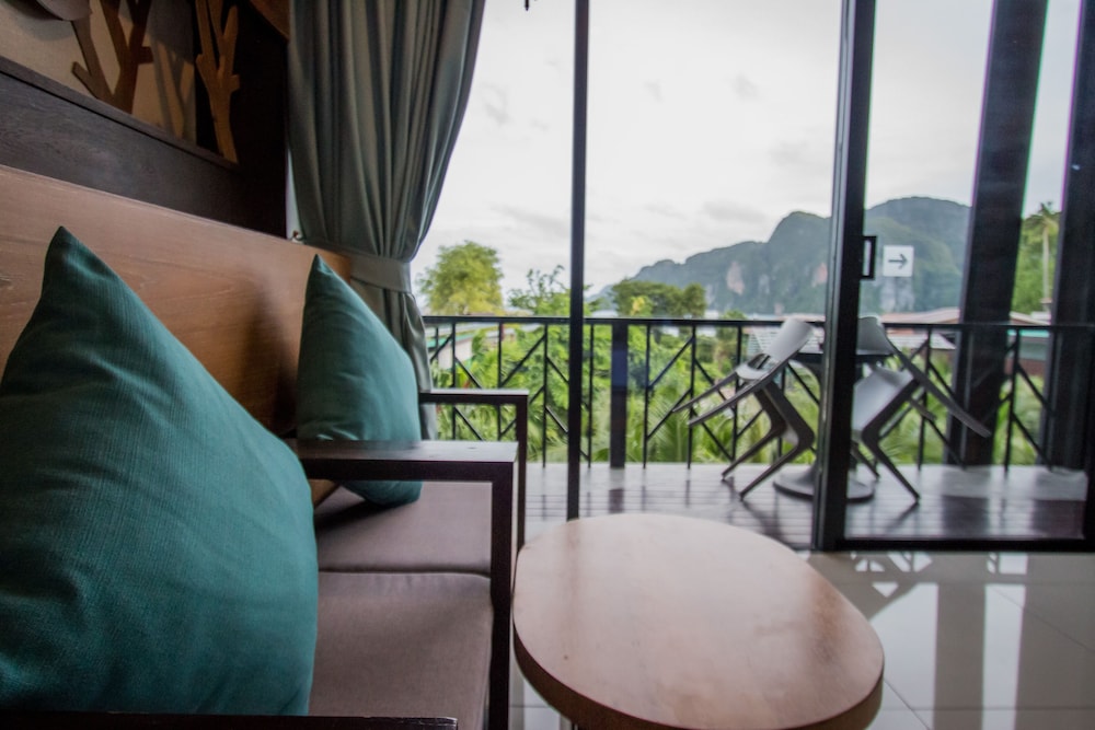 Habitación Deluxe con 1 cama doble o 2 individuales, vistas al jardín del hotel Chaokoh Phi Phi and Resort. Foto 5