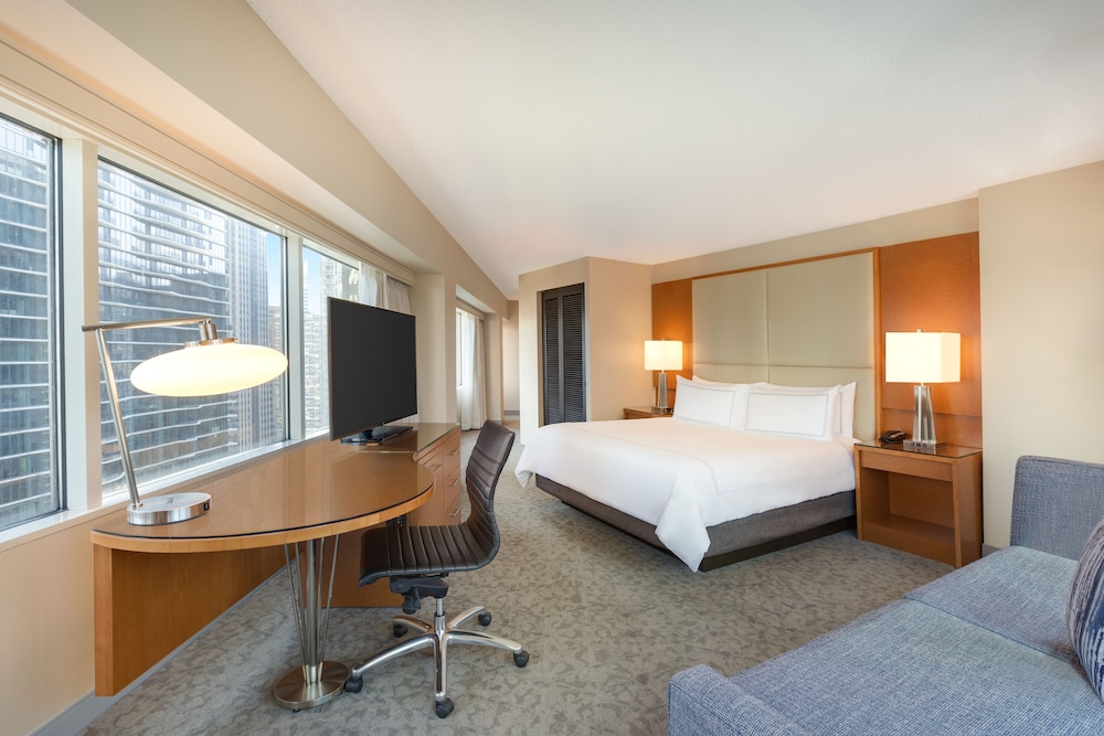 Habitación Premier en esquina, 1 cama de matrimonio grande, vistas a la ciudad del hotel Swissotel - Chicago