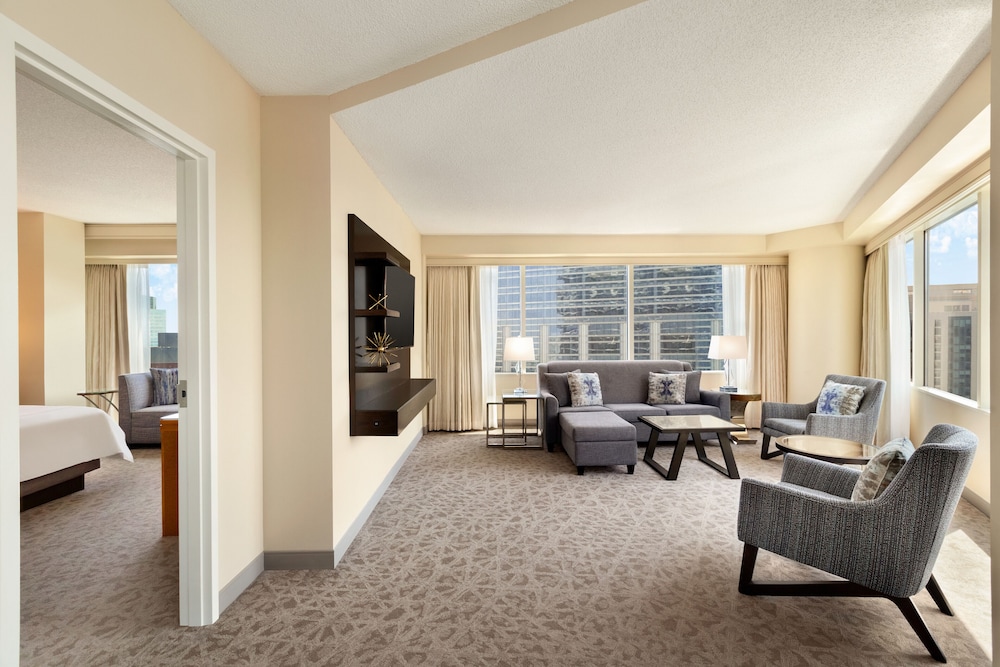 Suite ejecutiva, 1 cama de matrimonio grande, vistas a la ciudad del hotel Swissotel - Chicago. Foto 4