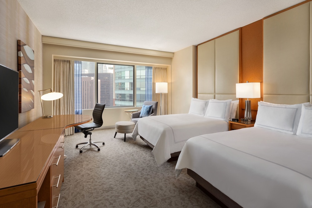 Swiss Pinnacle, Habitación doble, 2 camas dobles, no fumadores, vistas a la ciudad del hotel Swissotel - Chicago. Foto 1