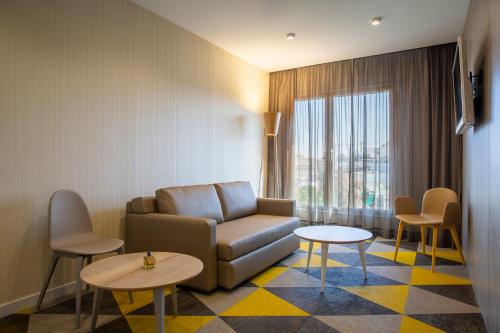 Suite Junior Familiar del hotel Macia Sevilla Kubb. Foto 5