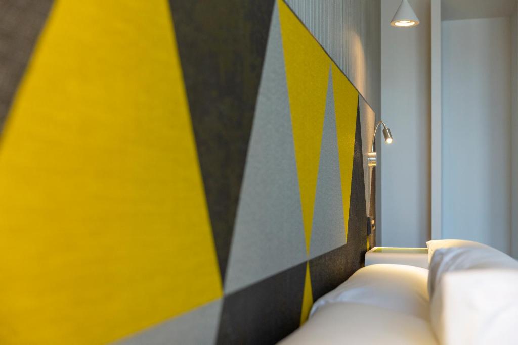 Habitación triple del hotel Macia Sevilla Kubb. Foto 3