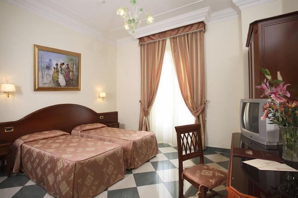 Habitación con 1 cama doble o 2 individuales del hotel Contilia. Foto 2