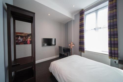 Habitación Doble Estándar del hotel Oyo The Arch, Wembly Stadium. Foto 10