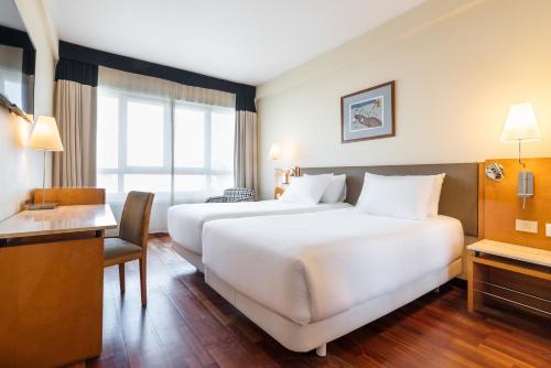 Habitación Doble con cama supletoria del hotel Eurostars Atlántico