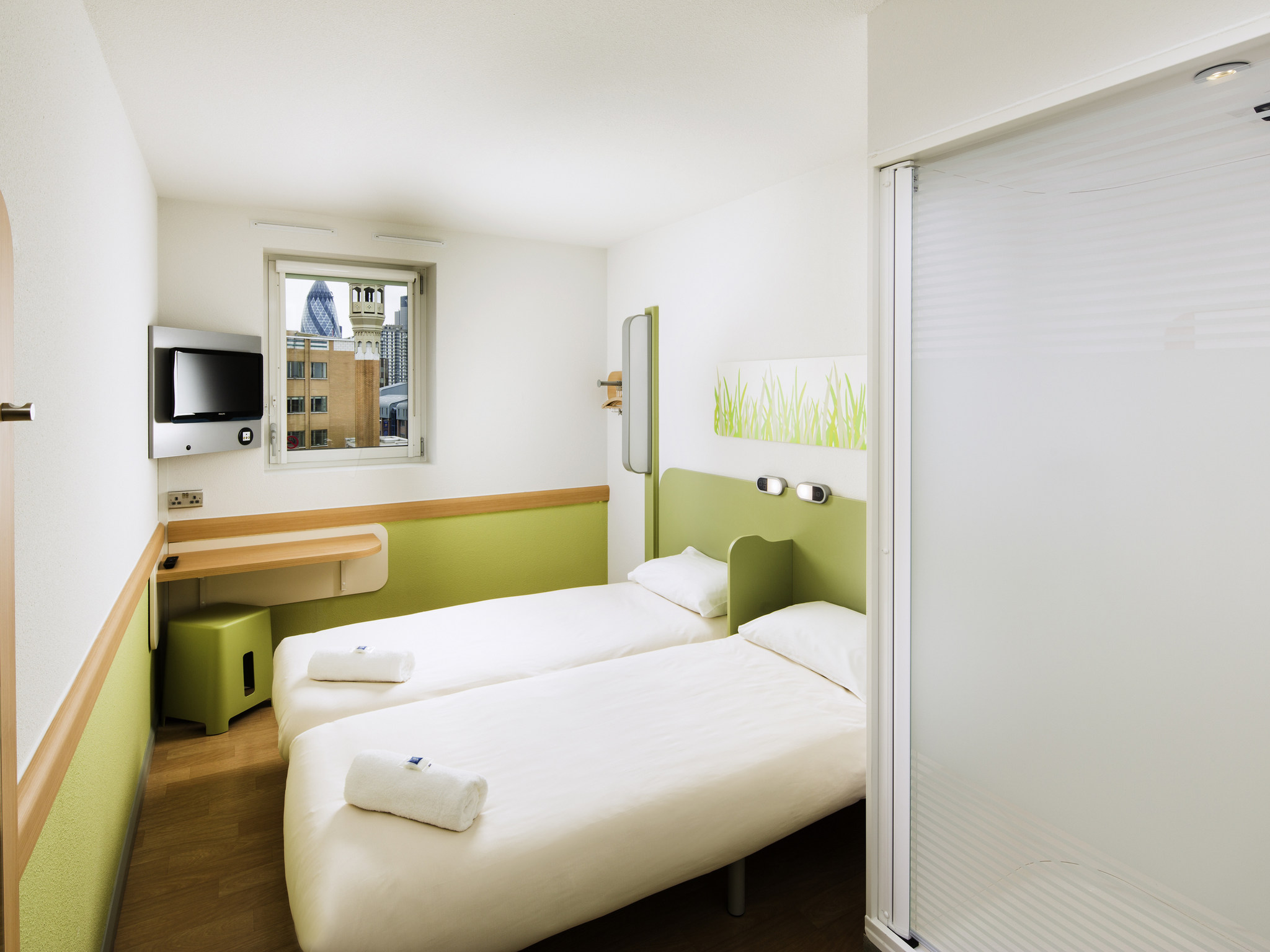 Habitación Classic 2 Camas del hotel Ibis budget London Whitechapel - Brick Lane. Foto 2