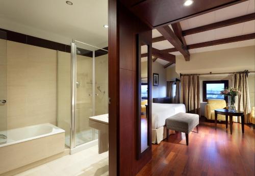 Habitación Doble Superior - 1 o 2 camas del hotel Eurostars Palacio Santa Marta. Foto 4