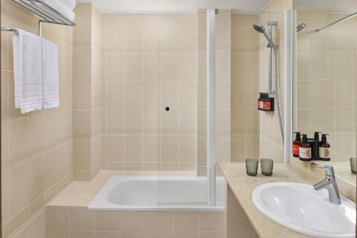 Habitación Familiar contigua del hotel iStay by NH Zaragoza Sport. Foto 6