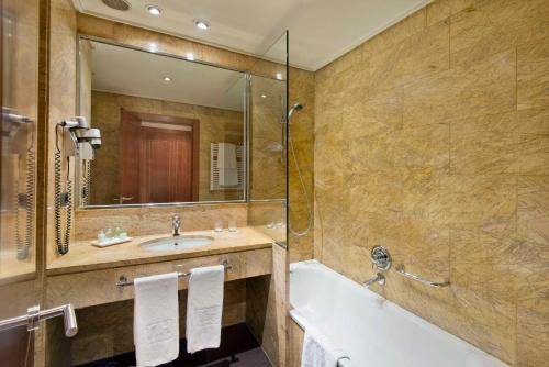 Suite Junior del hotel NH Collection Vigo. Foto 4