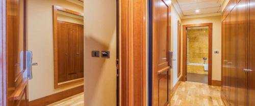 Habitación Cuádruple Familiar del hotel NH Collection Vigo. Foto 3