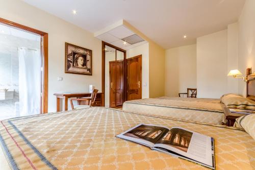 Habitación Triple del hotel Roma Aurea. Foto 5