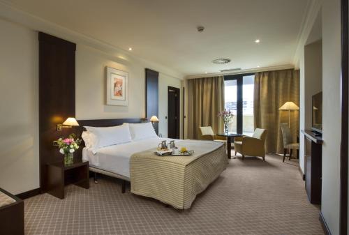 Suite Junior del hotel Exe Oviedo Centro. Foto 2