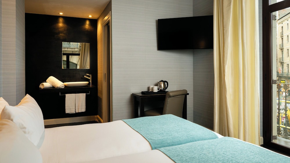 Habitación Confort Vista Ramblas con Balcón del hotel Ramblas Internacional. Foto 4