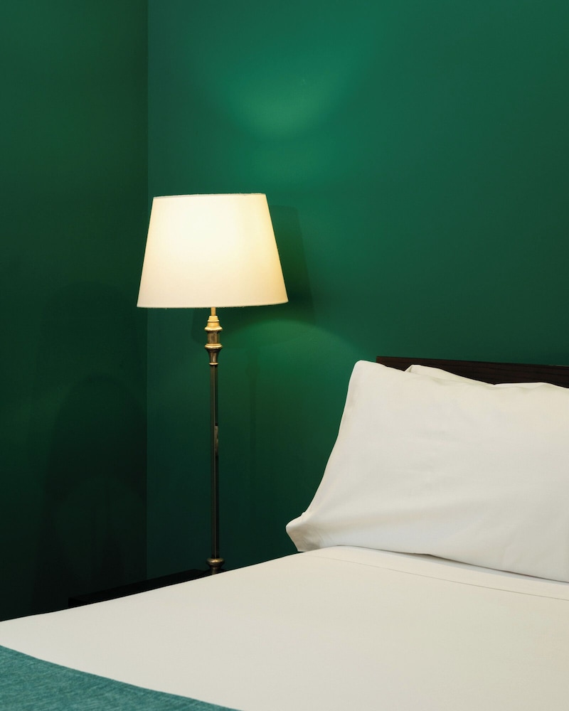 Habitación interior básica del hotel Ramblas Internacional. Foto 1