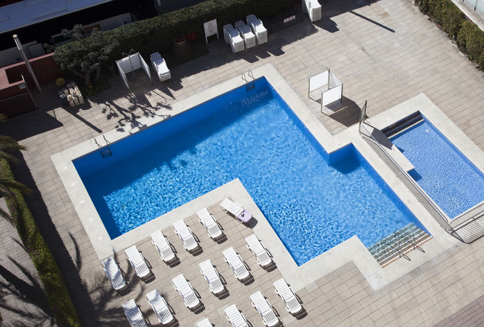 Habitación doble Vista Piscina del hotel Medplaya Hotel Santa Monica. Foto 2