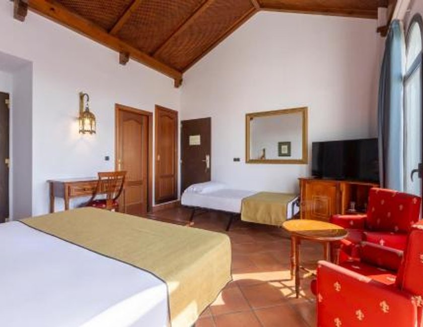 Habitación Familiar del hotel Bluesea El Cortijo. Foto 1