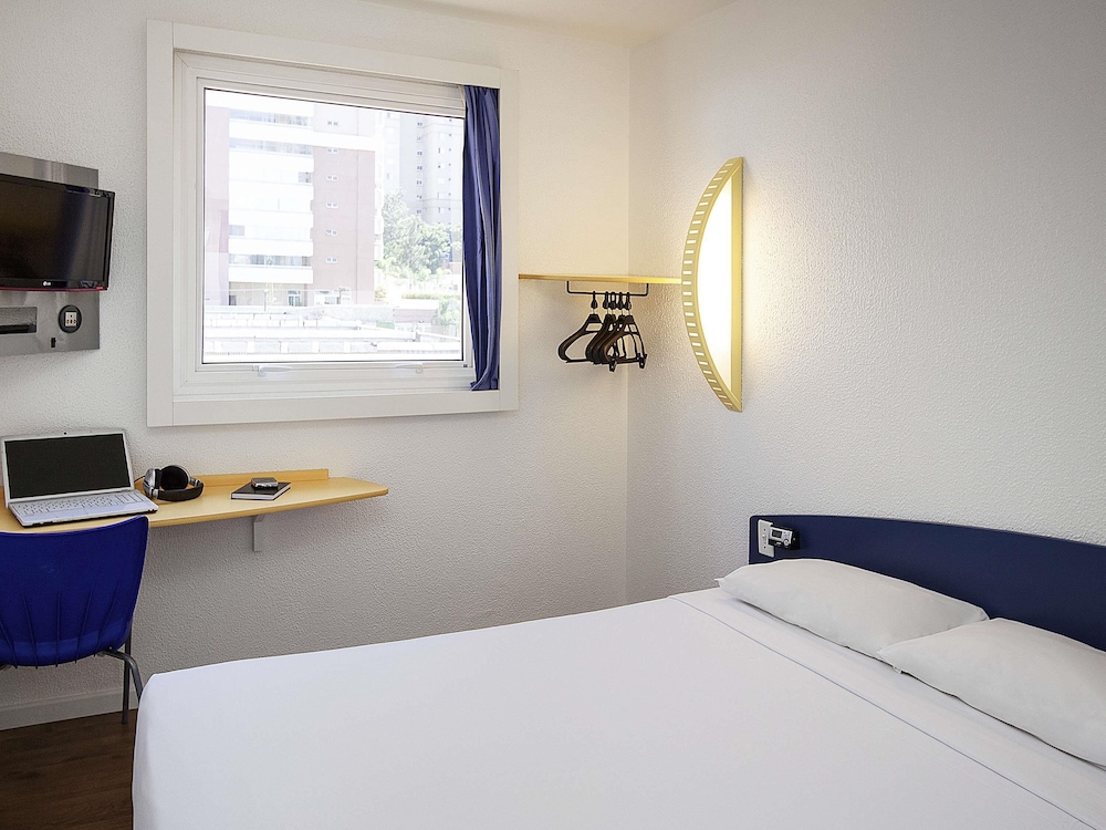 Habitacion Standard con 1 cama doble del hotel Ibis Budget Sao Paulo Morumbi. Foto 5