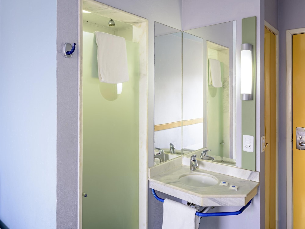 HABITACIÓN CON 1 CAMA DOBLE Y MINIBAR del hotel Ibis Budget Belem