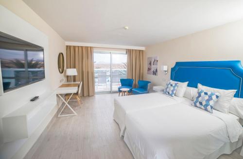 Habitación Doble con vistas al mar del hotel Boutique Tao Caleta Mar. Foto 4