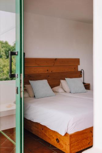 Habitación Doble con terraza - 2 camas del hotel Surfescape Fuerteventura. Foto 14