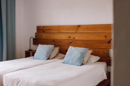 Habitación triple con balcón del hotel Surfescape Fuerteventura. Foto 13