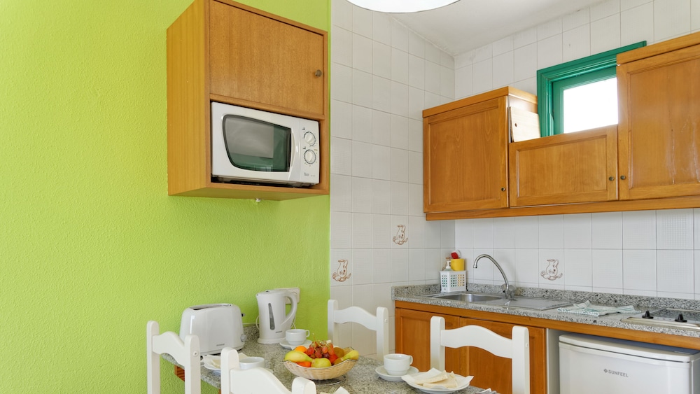 Apartamento, 1 habitación, balcón, vistas parciales al mar del hotel Monteparaiso. Foto 3