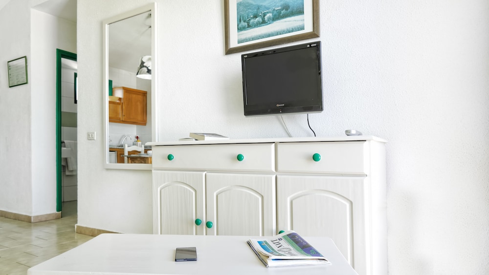 Apartamento, 1 habitación, balcón, vistas parciales al mar del hotel Monteparaiso. Foto 13