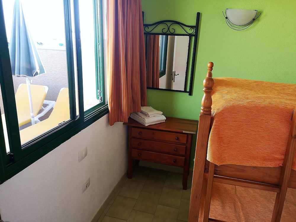 Apartamento, 2 habitaciones, balcón, vistas parciales al mar (max 5) del hotel Monteparaiso. Foto 4