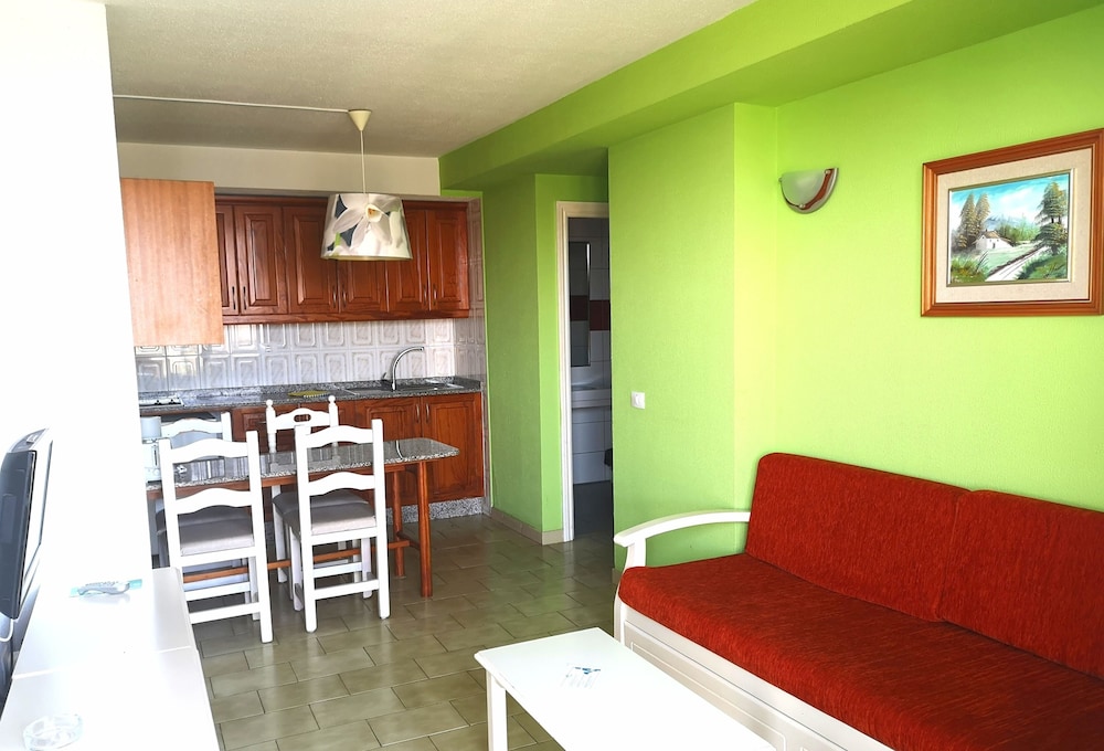 Apartamento, 2 habitaciones, balcón, vistas parciales al mar (max 5) del hotel Monteparaiso. Foto 6