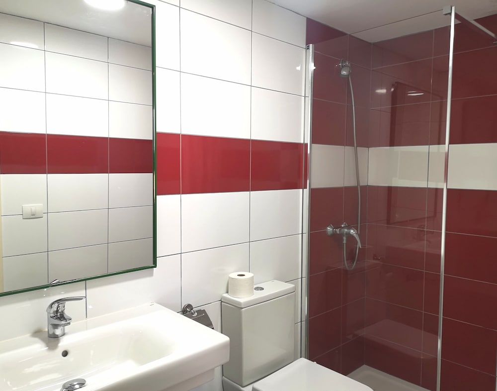 Apartamento, 2 habitaciones, balcón, vistas parciales al mar (max 5) del hotel Monteparaiso. Foto 9