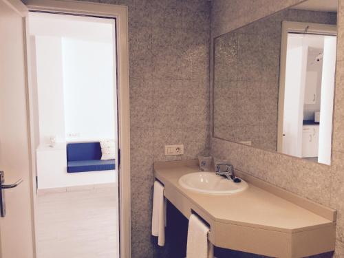 Apartamento de 1 dormitorio con vistas al mar del hotel Neptuno Suites. Foto 6