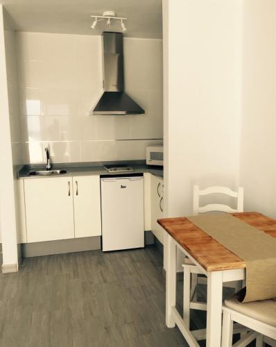 Apartamento de 1 dormitorio con vistas al mar del hotel Neptuno Suites. Foto 4