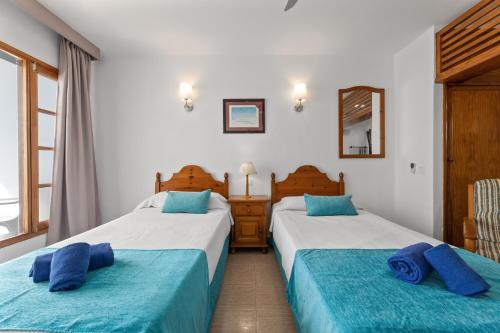 Estudio con vistas a la piscina del hotel Las Lilas. Foto 10