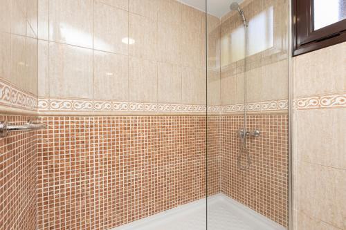 Estudio con vistas a la piscina del hotel Las Lilas. Foto 21