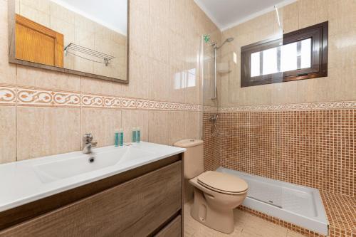 Apartamento de 1 dormitorio con vistas a la piscina del hotel Las Lilas. Foto 9