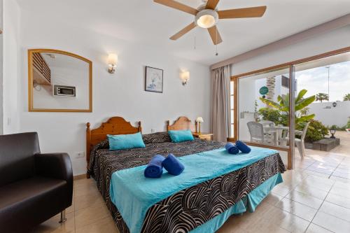 Estudio con vistas a la piscina del hotel Las Lilas. Foto 22