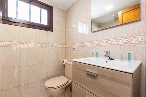 Estudio con vistas a la piscina del hotel Las Lilas. Foto 38