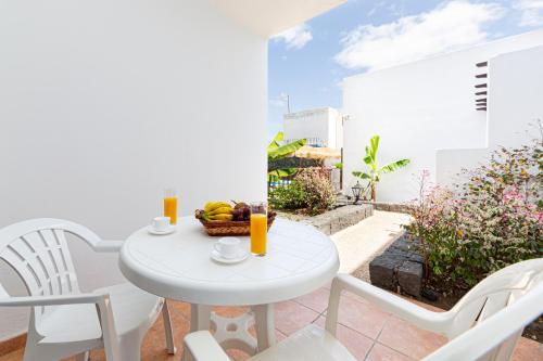 Apartamento de 1 dormitorio con vistas a la piscina del hotel Las Lilas. Foto 33