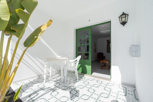 Apartamento Balcón o Terraza 1 habitación Sofá Cama incluido 2 Camas individuales kitchenette Normal del hotel Aloe. Foto 16