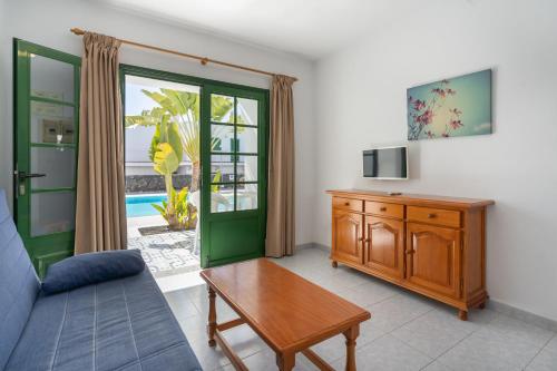 Apartamento Balcón o Terraza 1 habitación Sofá Cama incluido 2 Camas individuales kitchenette Normal del hotel Aloe. Foto 18