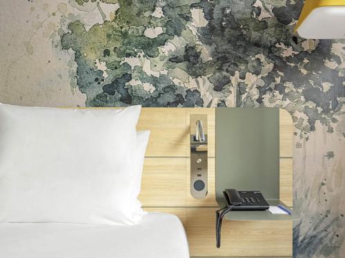 Habitación Superior - 1 cama grande del hotel Novotel Madrid City Las Ventas. Foto 3