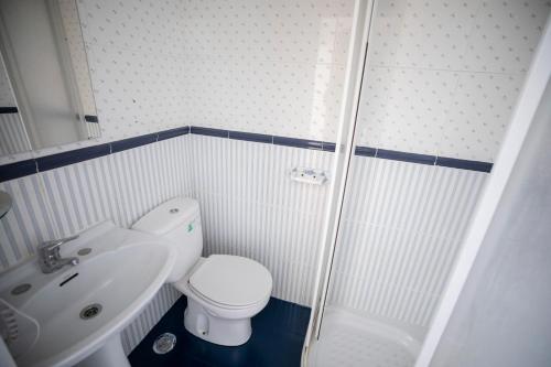 Habitación Doble con baño privado - 2 camas del hotel MYD Los Perales. Foto 1