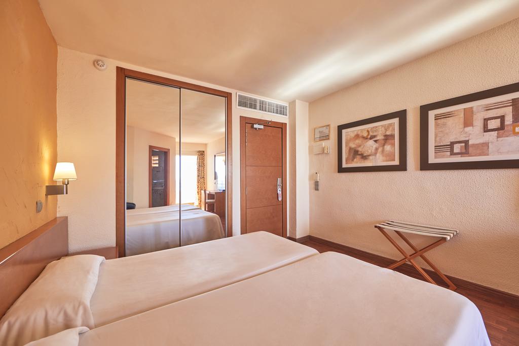 Habitación doble del hotel Mll Blue Bay. Foto 1