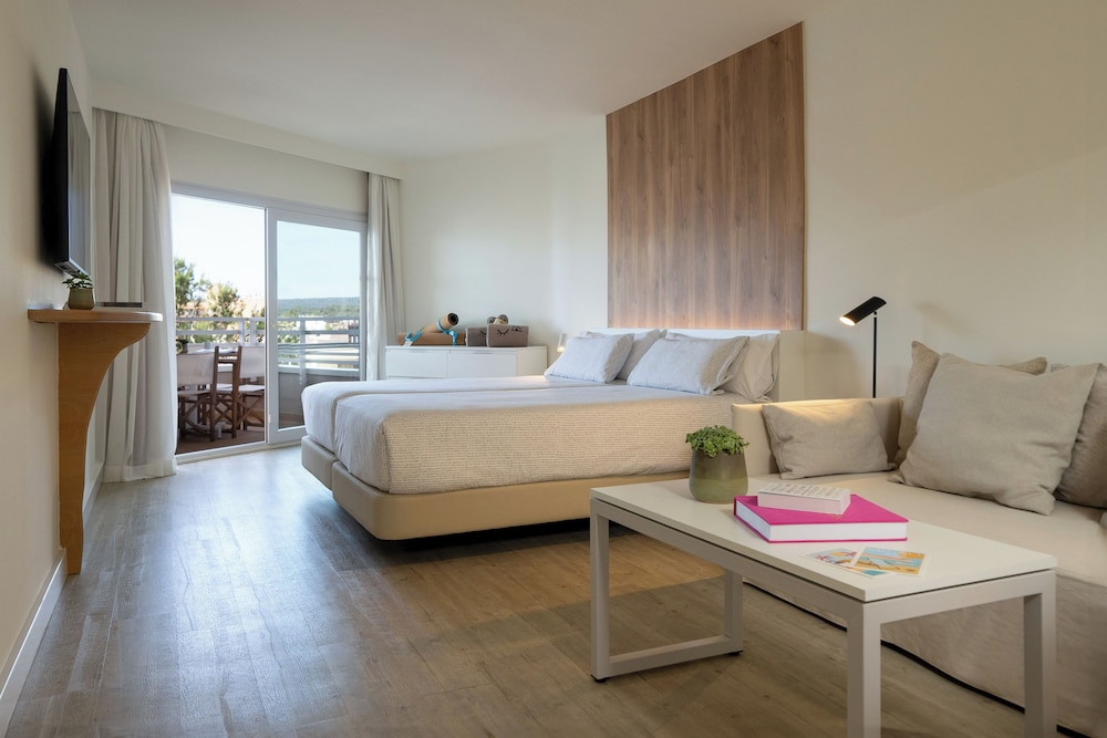 Suite Junior Loft del hotel INNSiDE by Meliá Wave Calviá